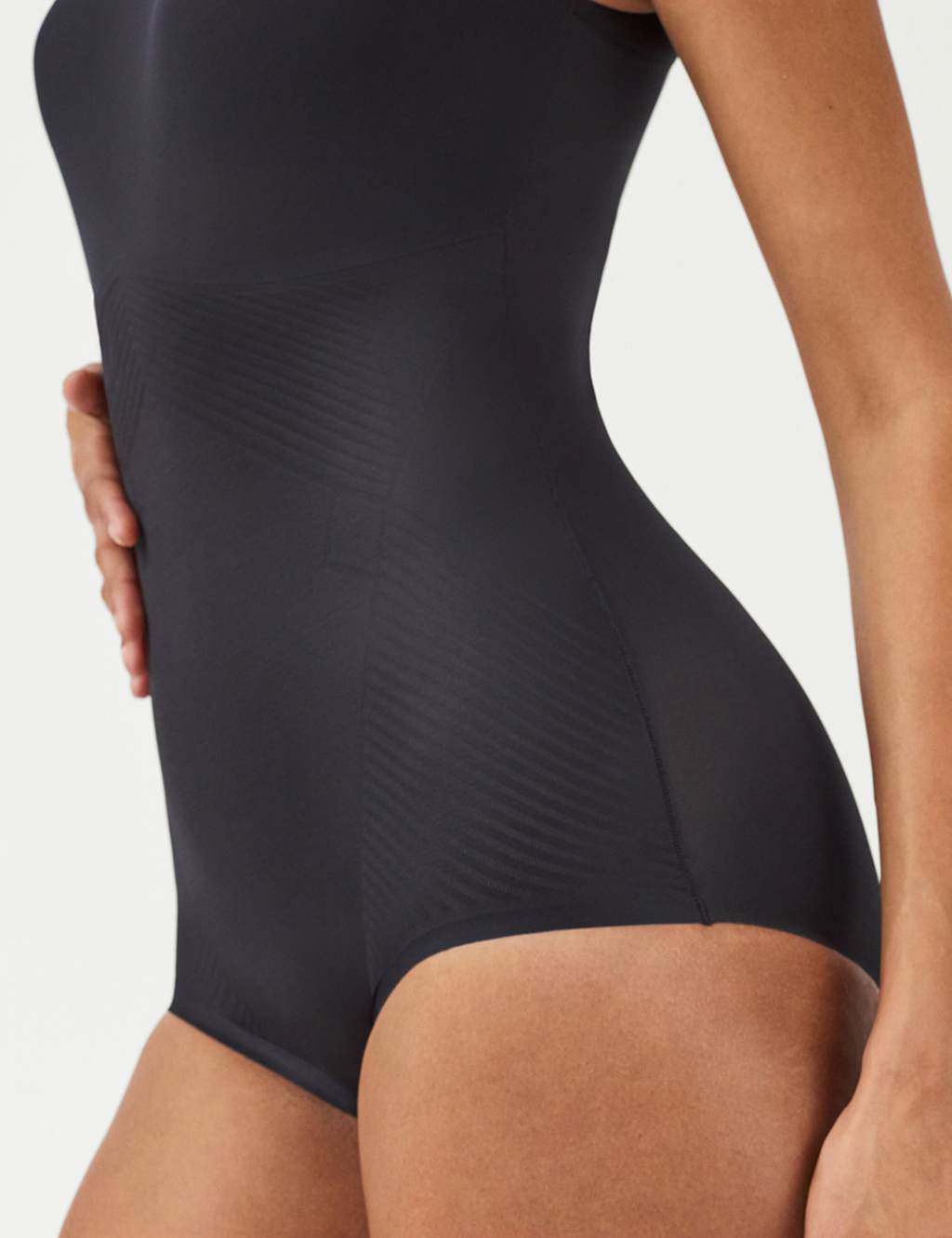Thinstincts 2.0 Tank Panty Light Control Body 1 of 3