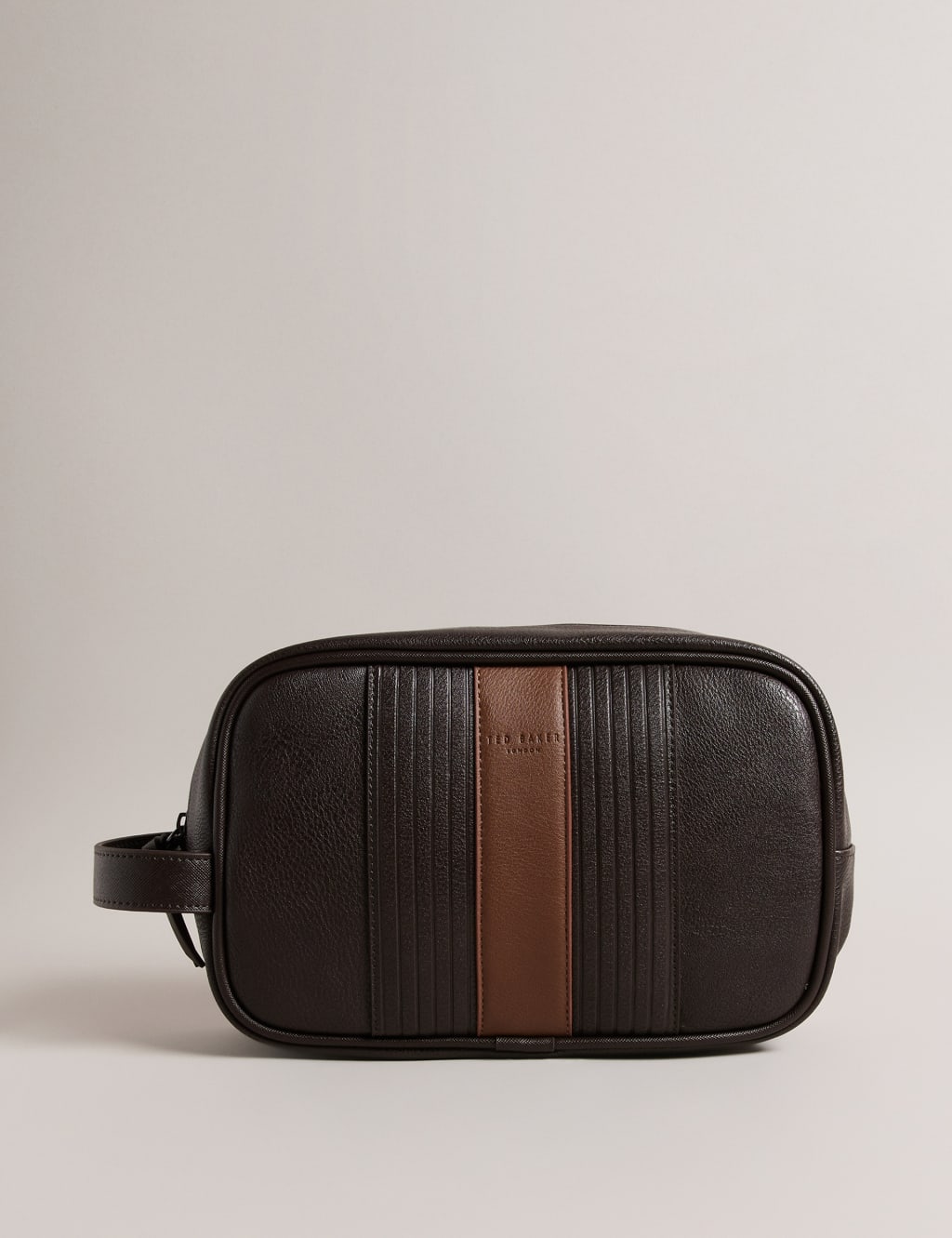 Leather Washbag 1 of 3