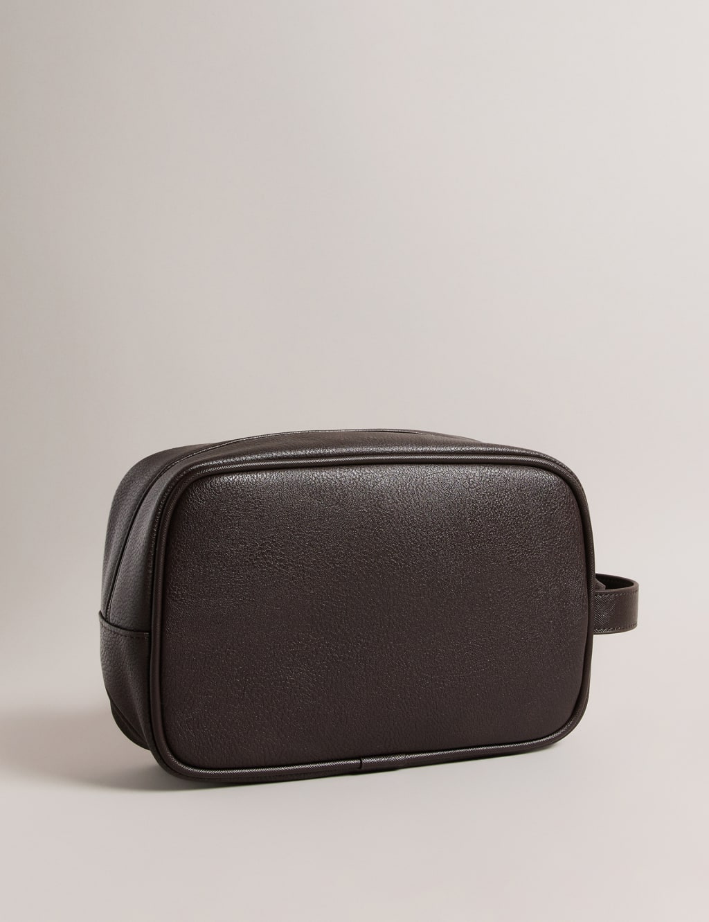Leather Washbag 2 of 3