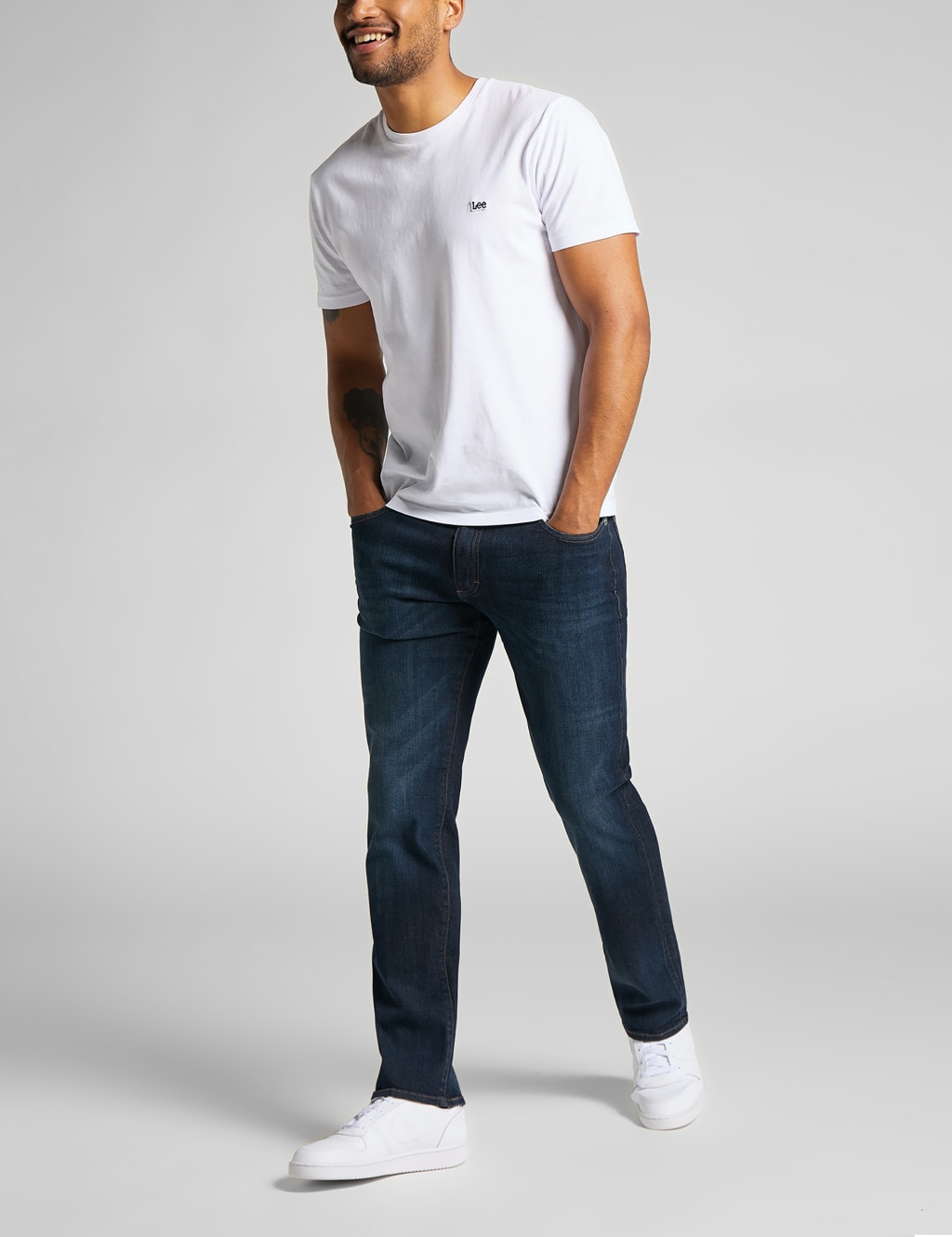 Straight Fit XM 5 Pocket Jeans 4 of 5