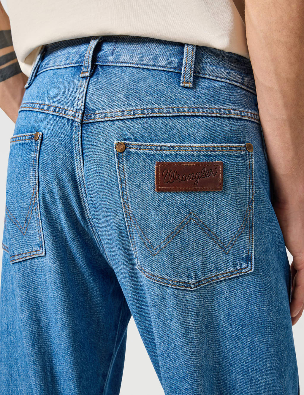 Wrangler relaxed fit straight leg jeans top
