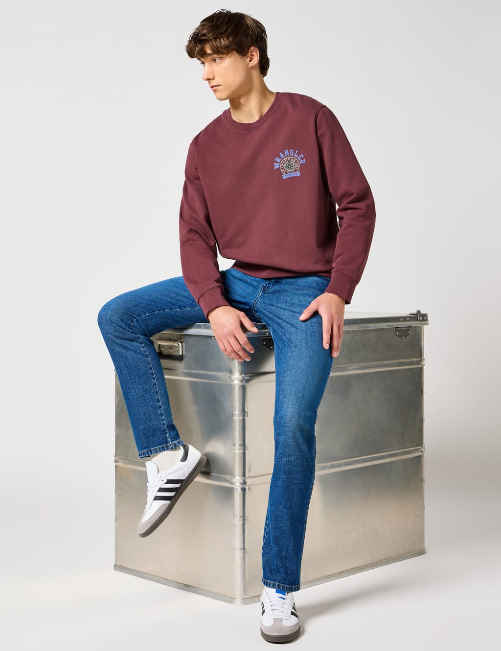 Tapered Fit Jeans 3 of 4