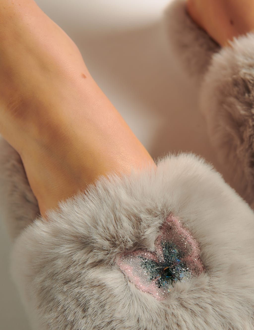 Faux fur slider slippers discount