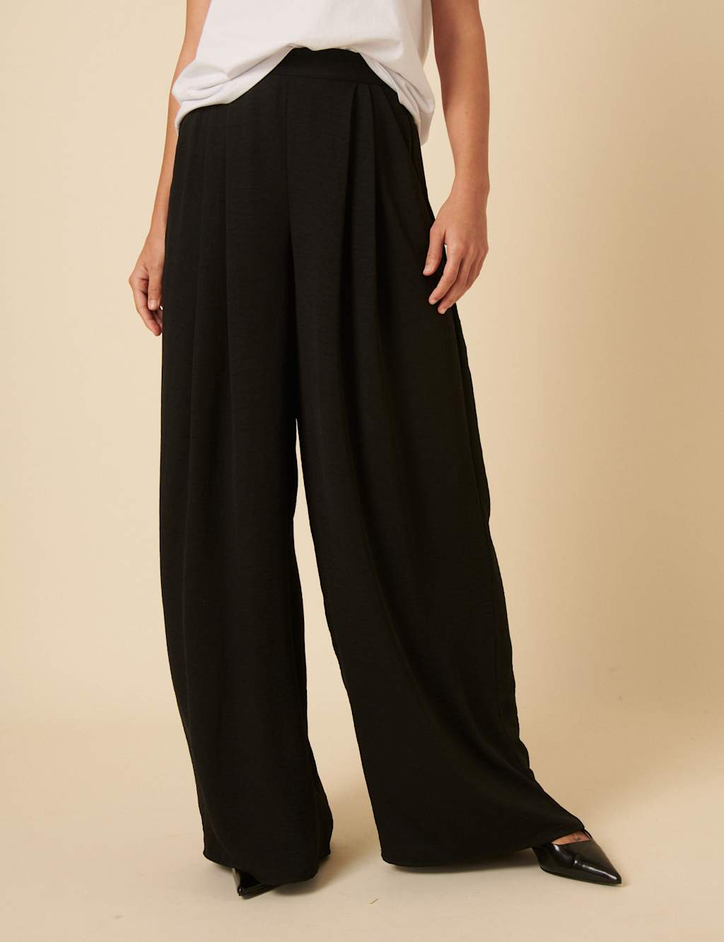 Elasticated Waist Relaxed Wide Leg Trousers 2 of 5