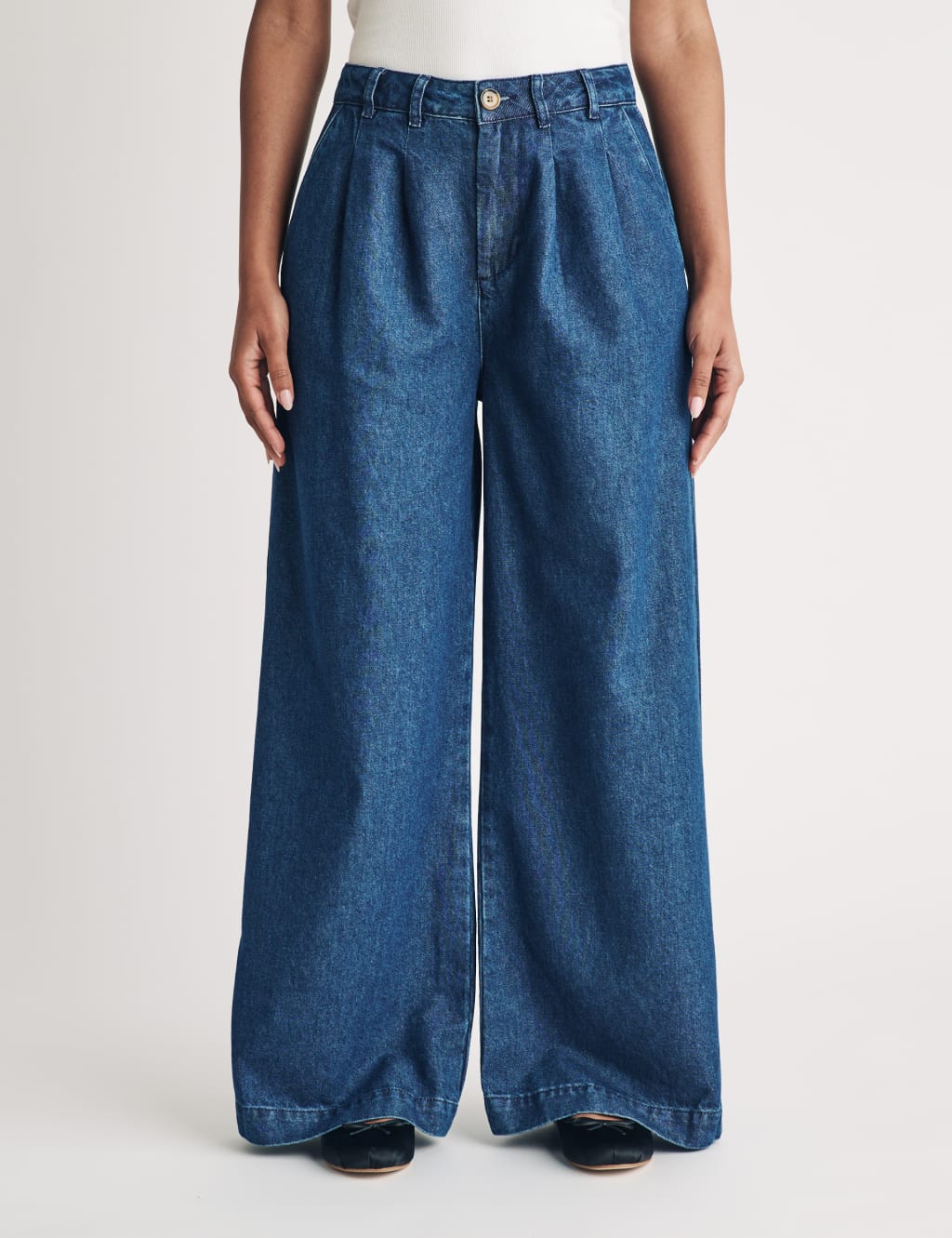 Pleated wide leg jeans sales