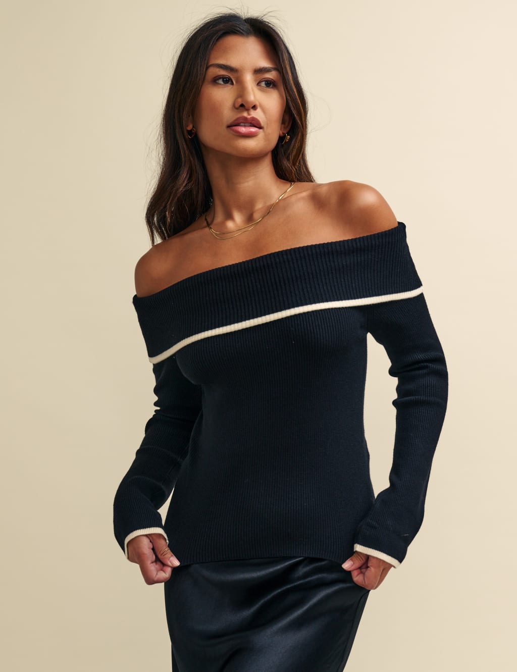 Bardot neckline top 2025