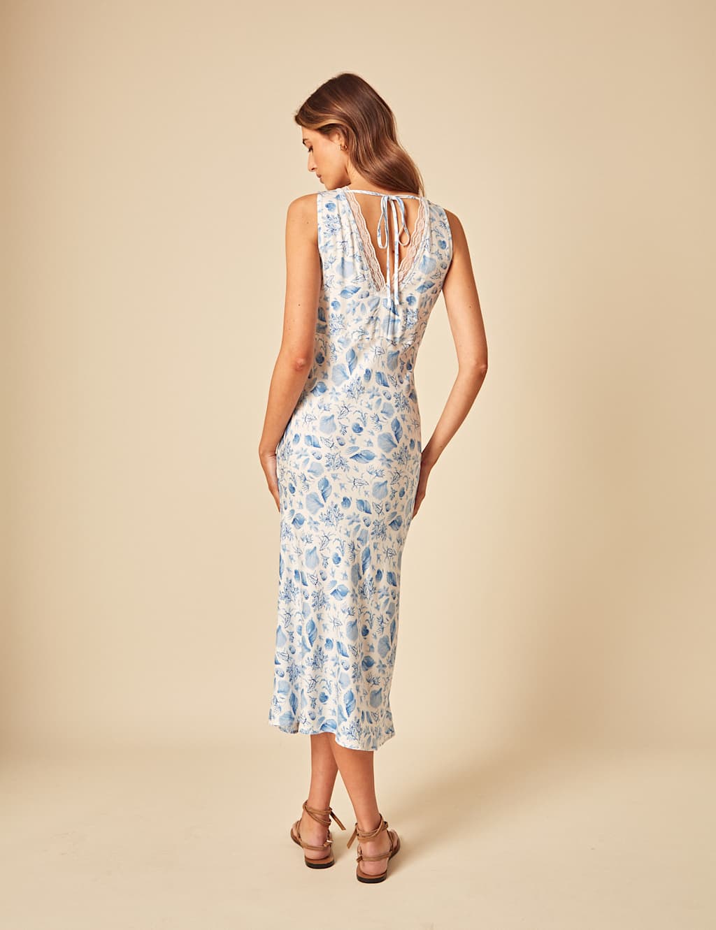 Shell Print V-Neck Midaxi Dress 2 of 4