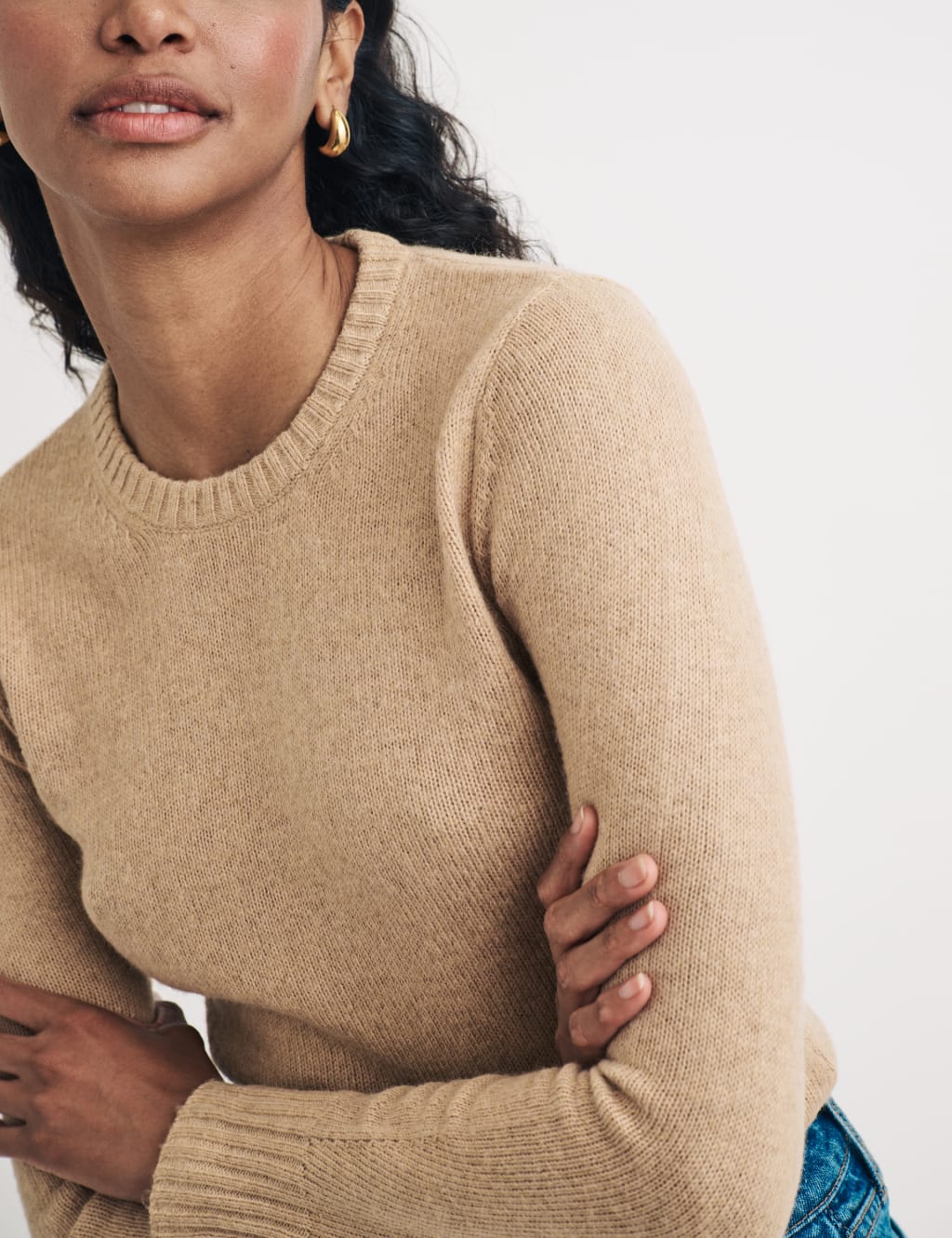 Women's fitted crew neck sweater outlet