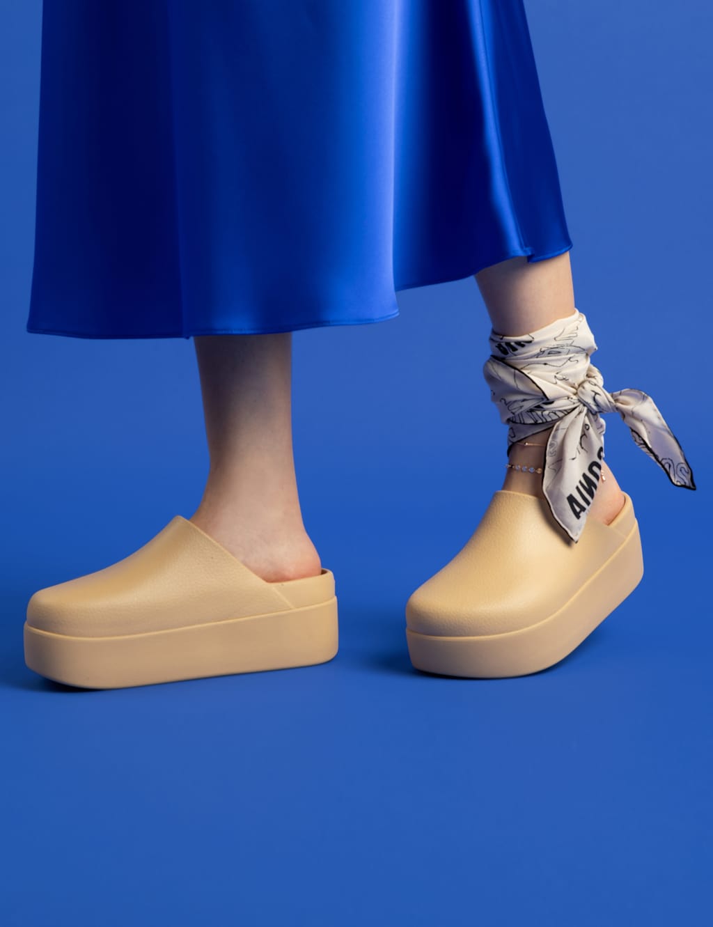 Platform Clogs 4 of 6