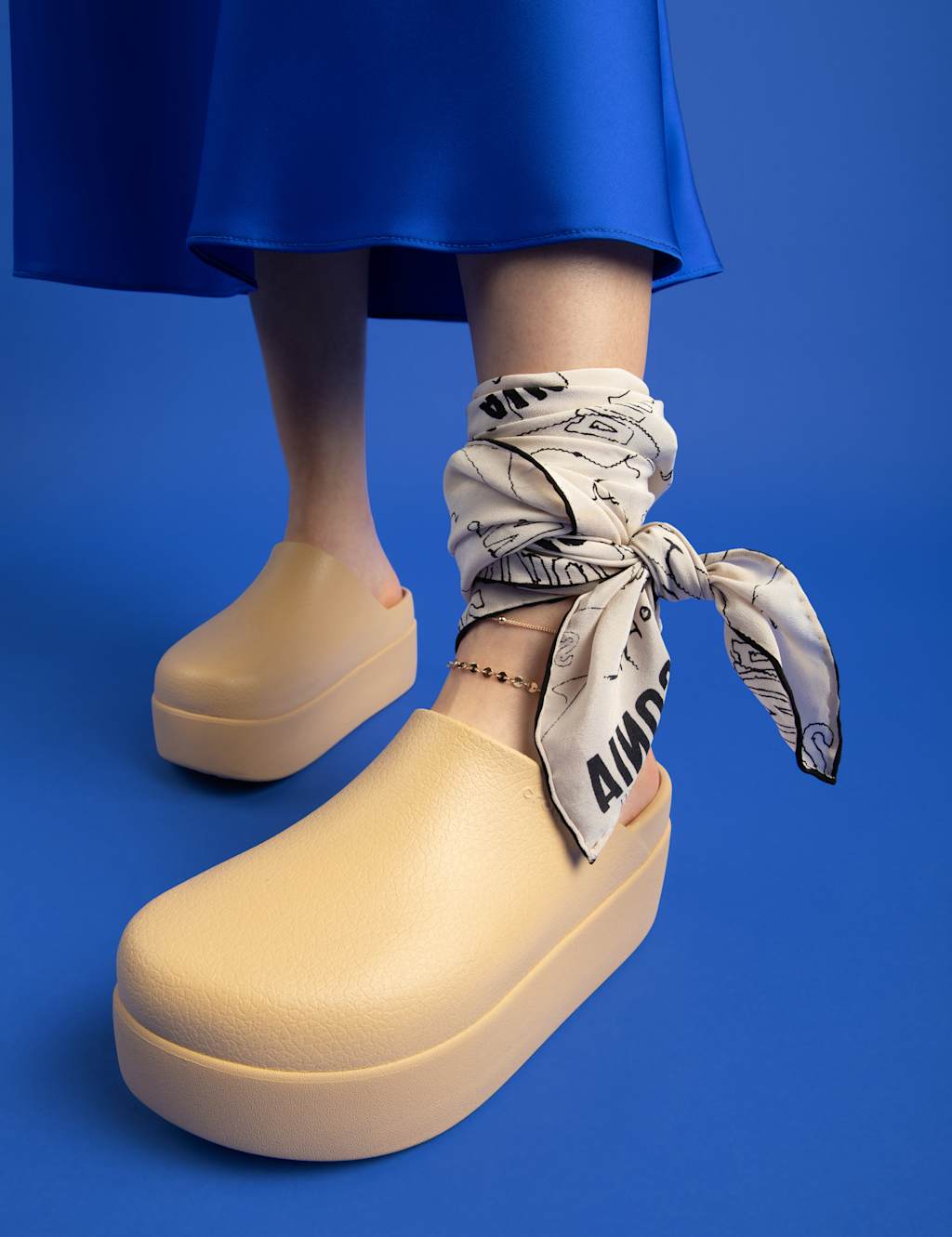 Platform Clogs 5 of 6