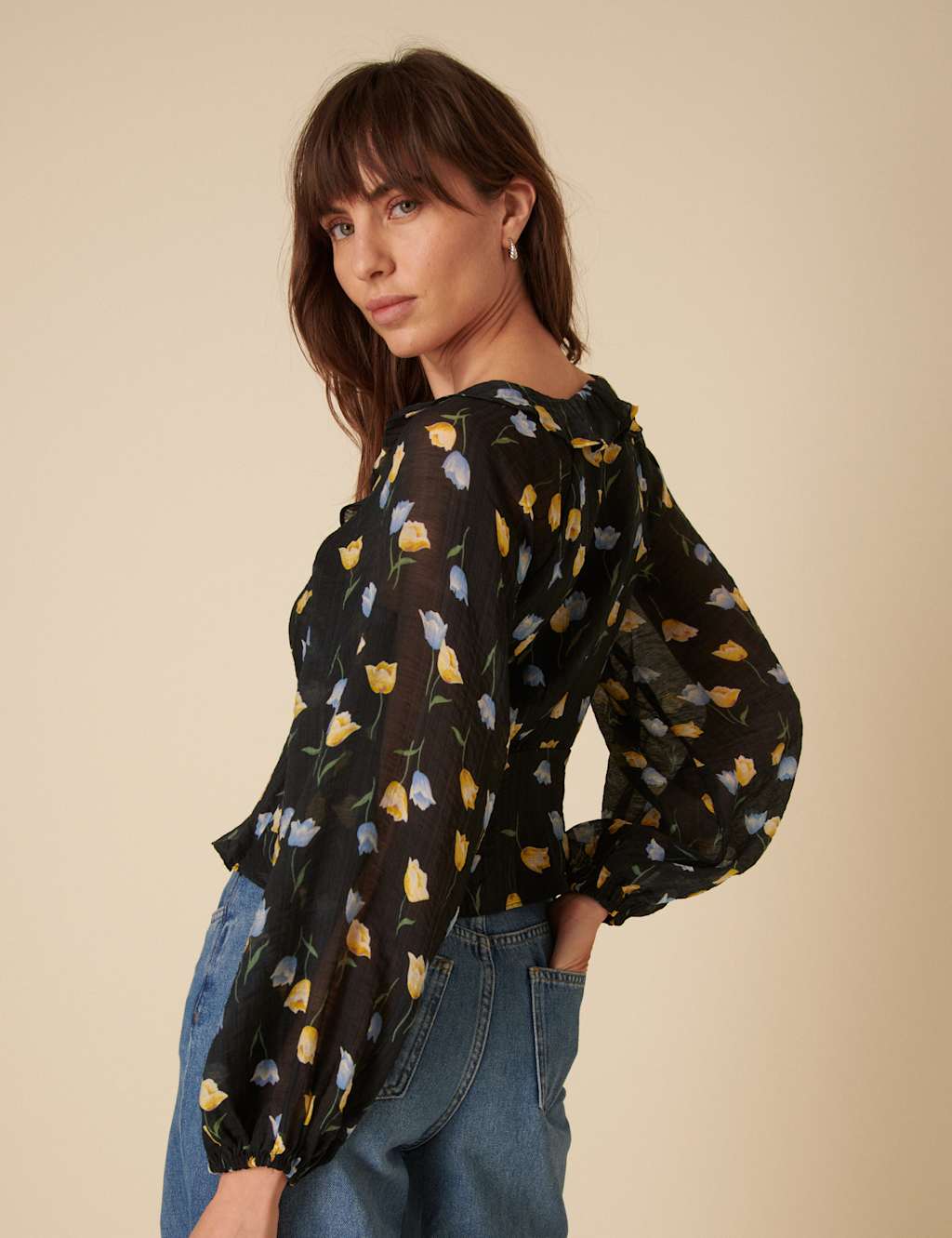 Floral V-Neck Tie Detail Fitted Blouse 3 of 4
