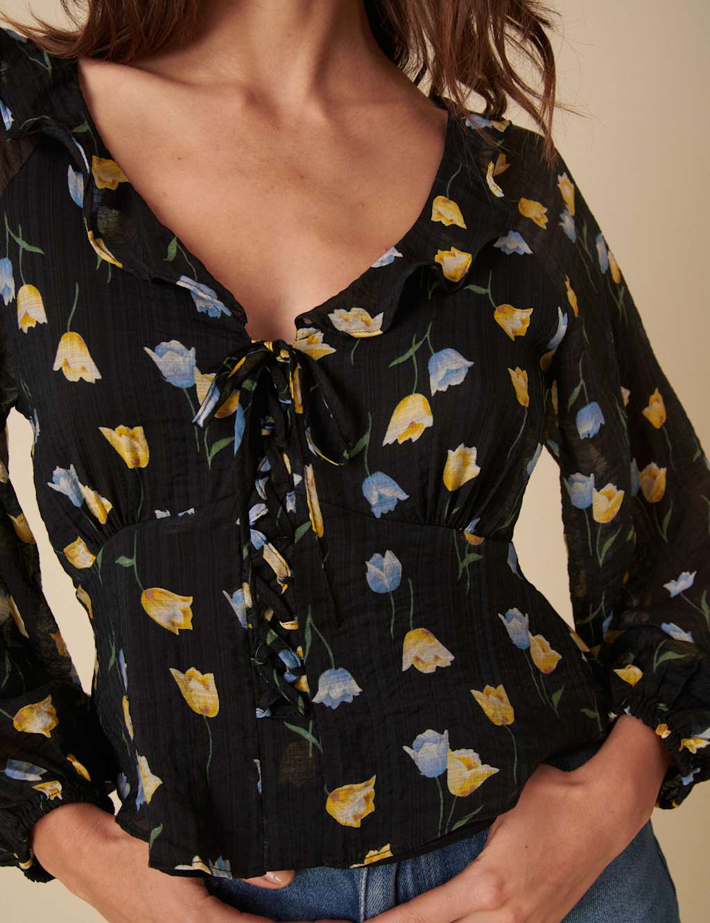 Floral V-Neck Tie Detail Fitted Blouse 4 of 4