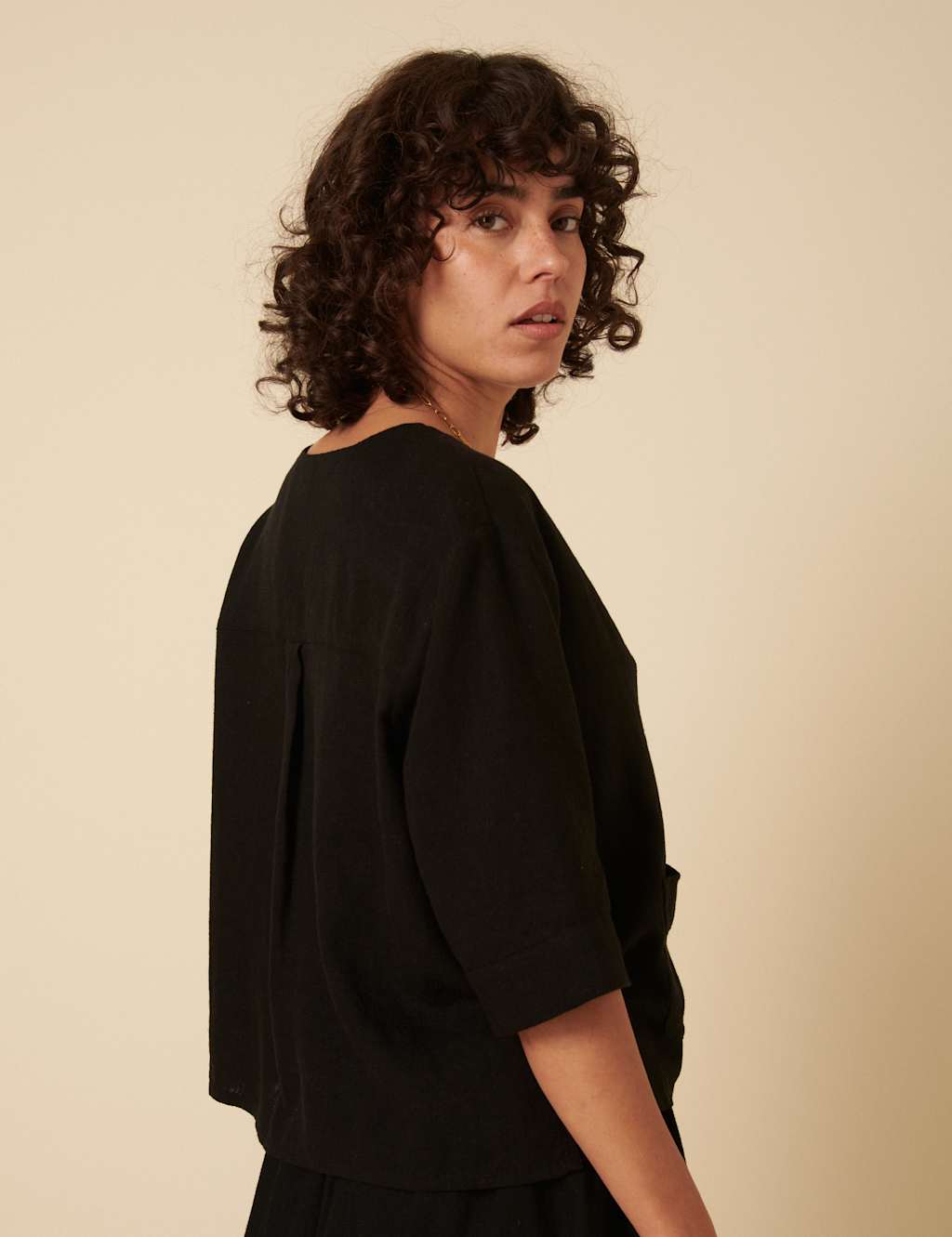 Linen Rich V-Neck Relaxed Shirt 3 of 4