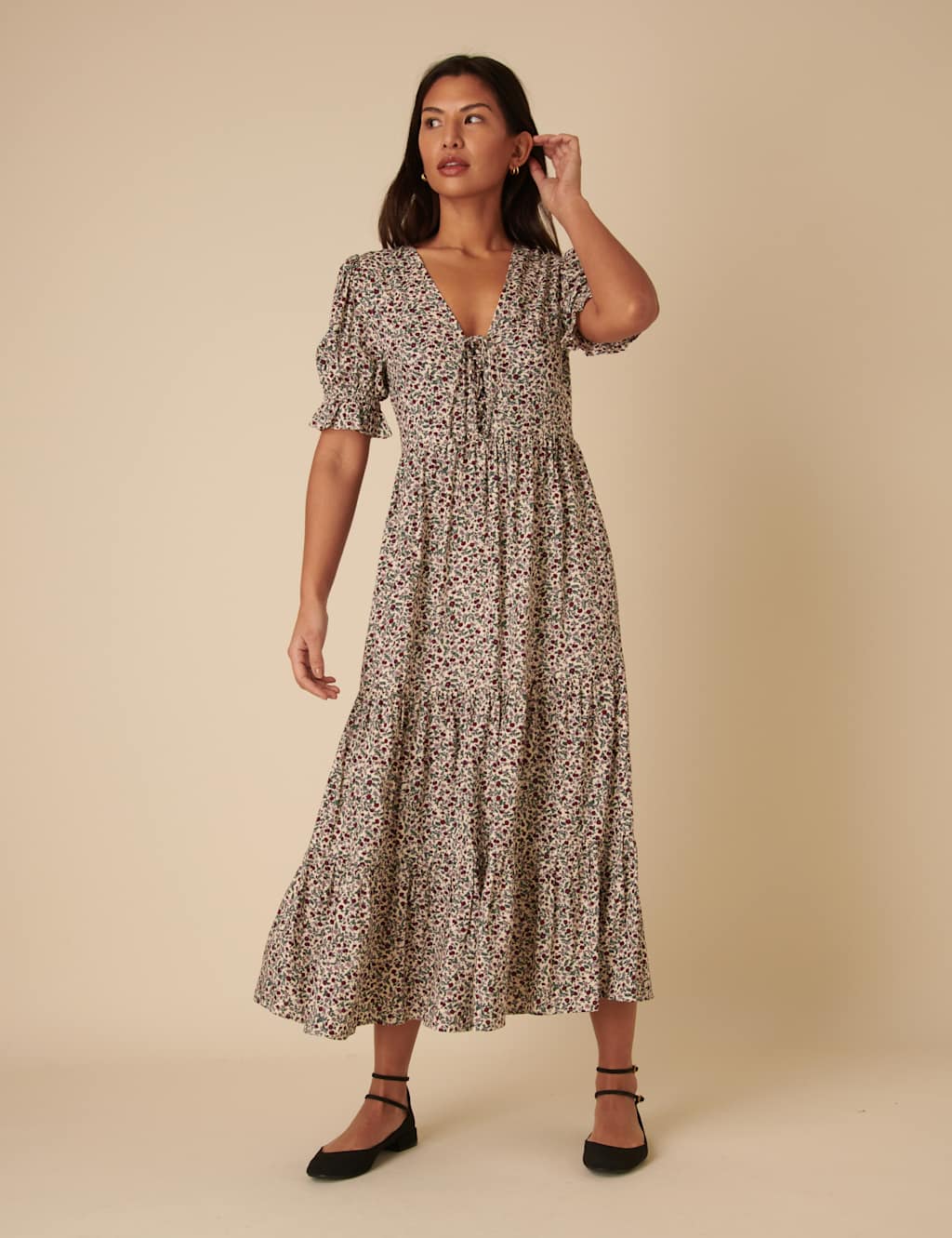 Floral V-Neck Midaxi Waisted Dress 2 of 5