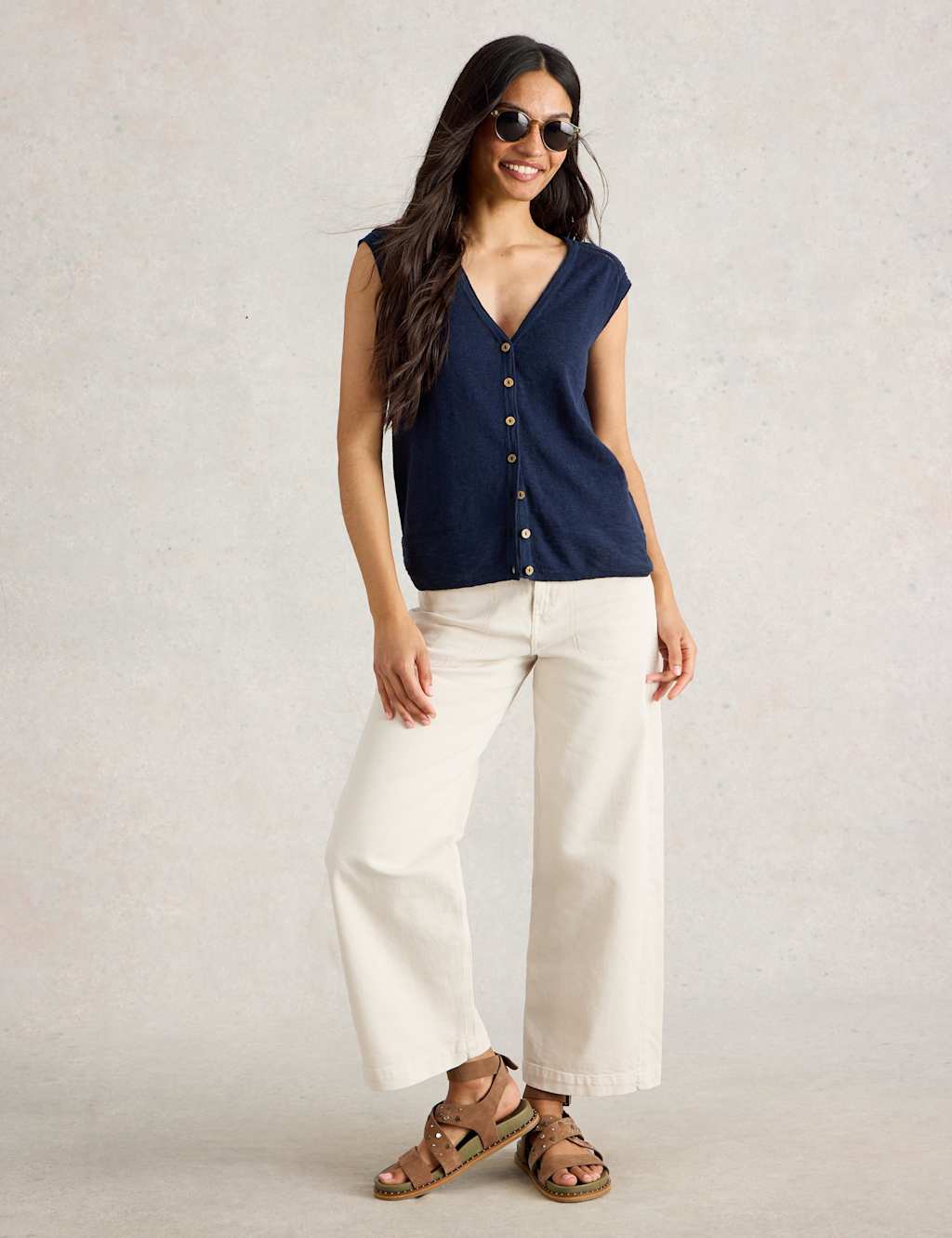 V-Neck Sleeveless Cardigan with Linen 3 of 6
