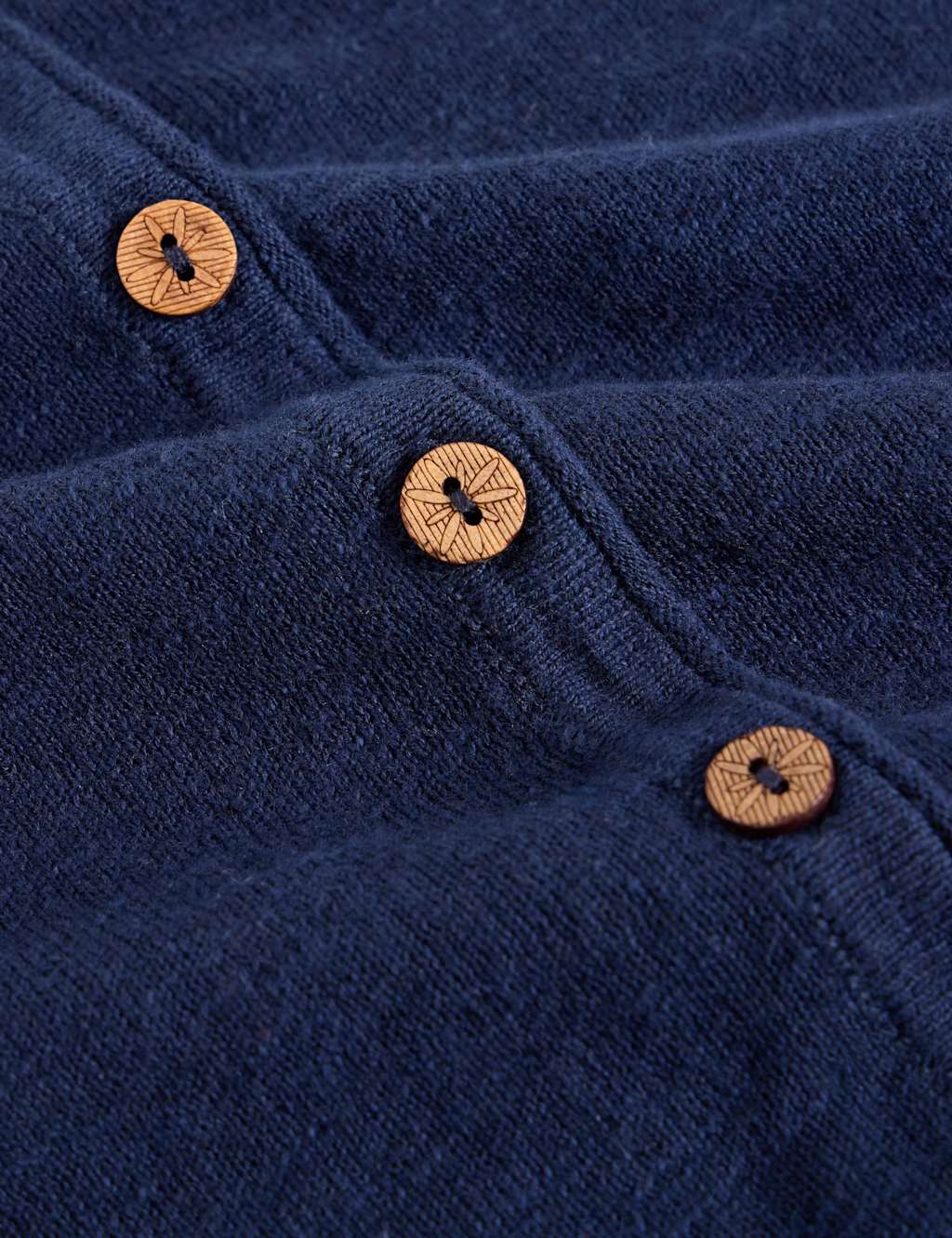 V-Neck Sleeveless Cardigan with Linen 6 of 6