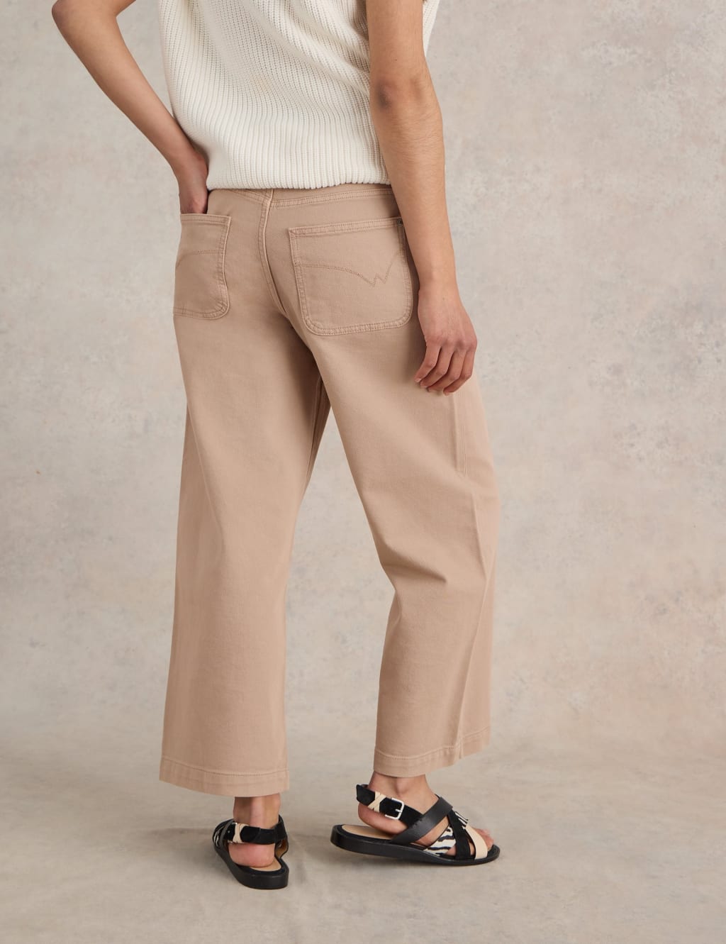 Mid Rise Wide Leg Cropped Jeans 3 of 6