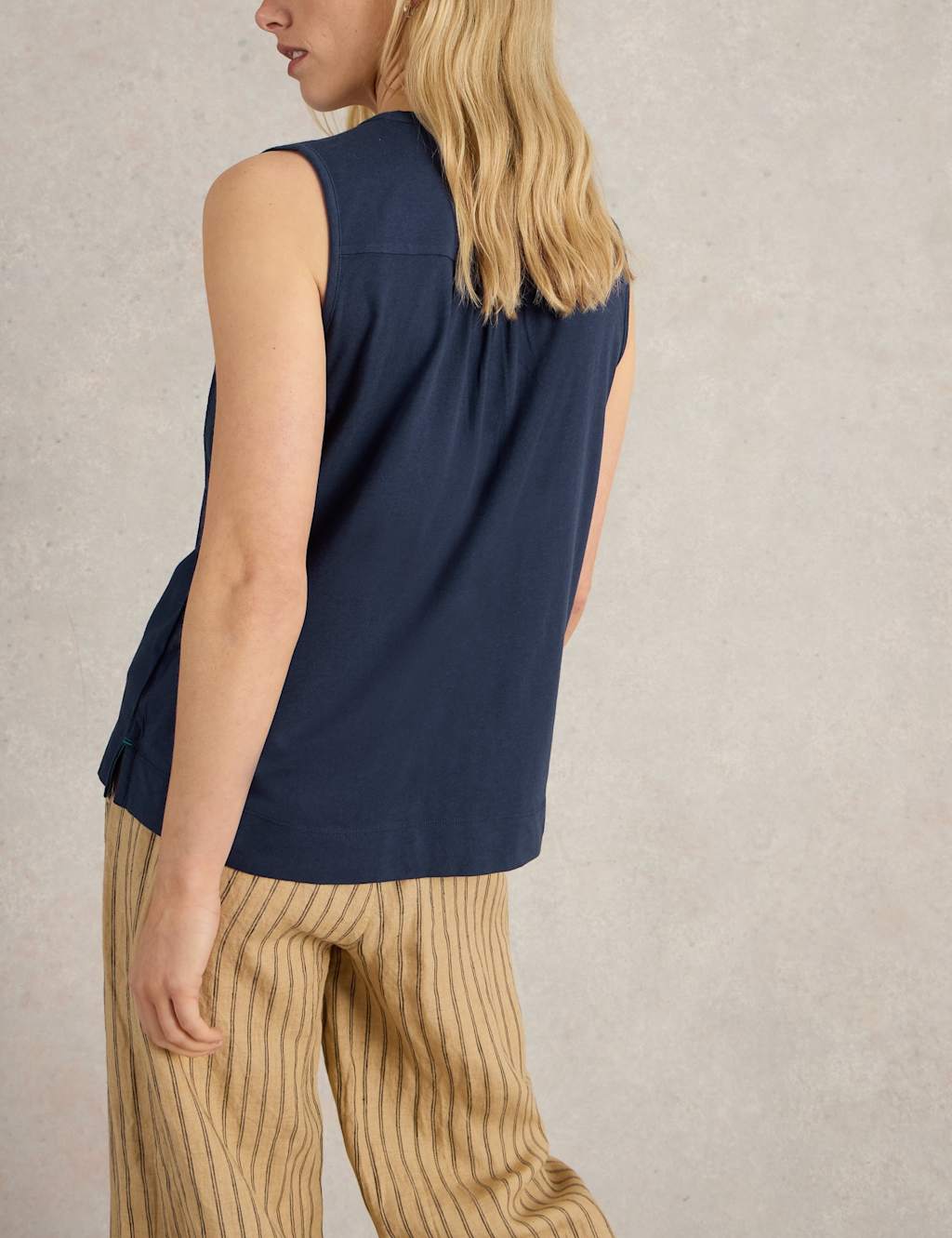 Linen Blend Button Detail V-Neck Vest 4 of 6