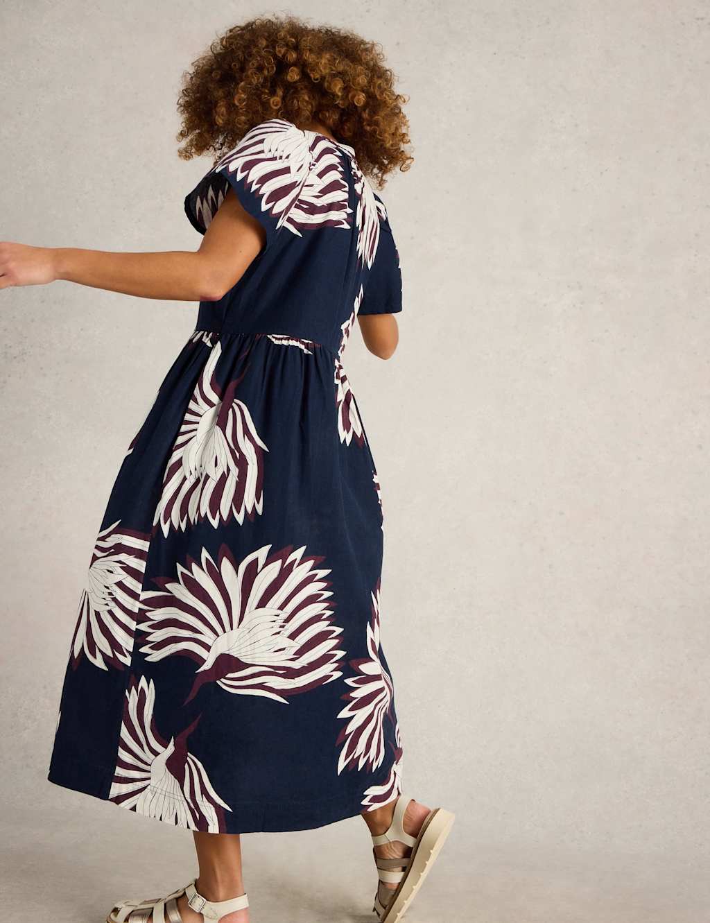 Linen Blend Printed V-Neck Waisted Dress 3 of 6