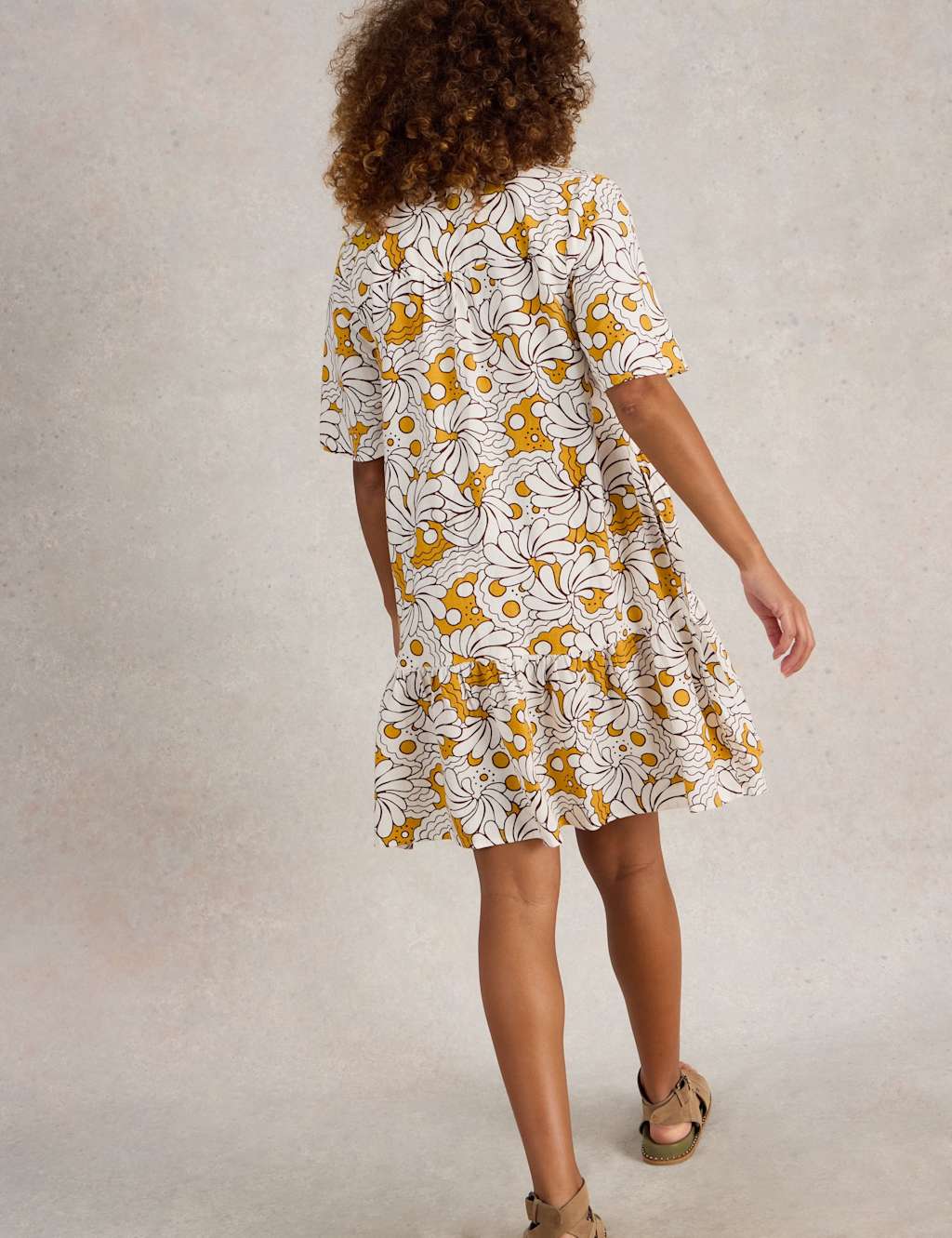 Linen-Rich Floral Knee Length Swing Dress 3 of 6