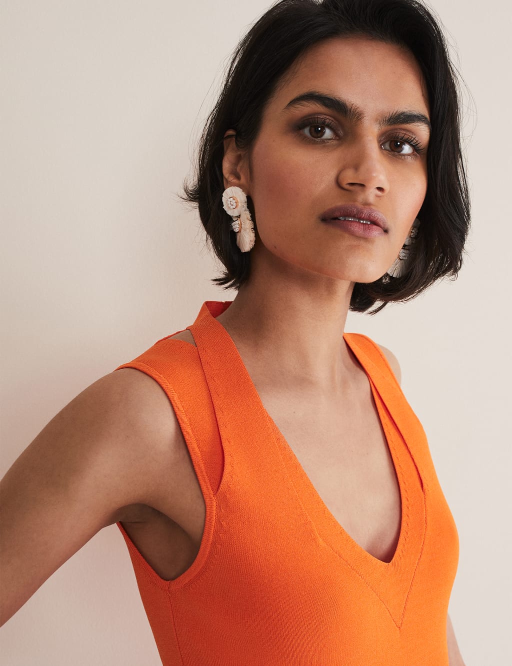 V-Neck Relaxed Knitted Top 5 of 6
