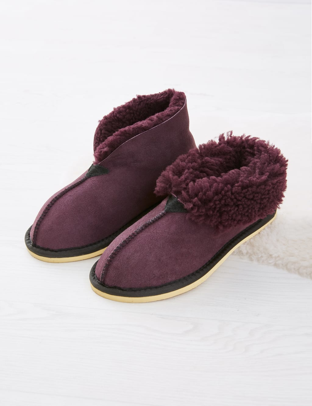 Sheepskin Slippers Celtic Co. M S
