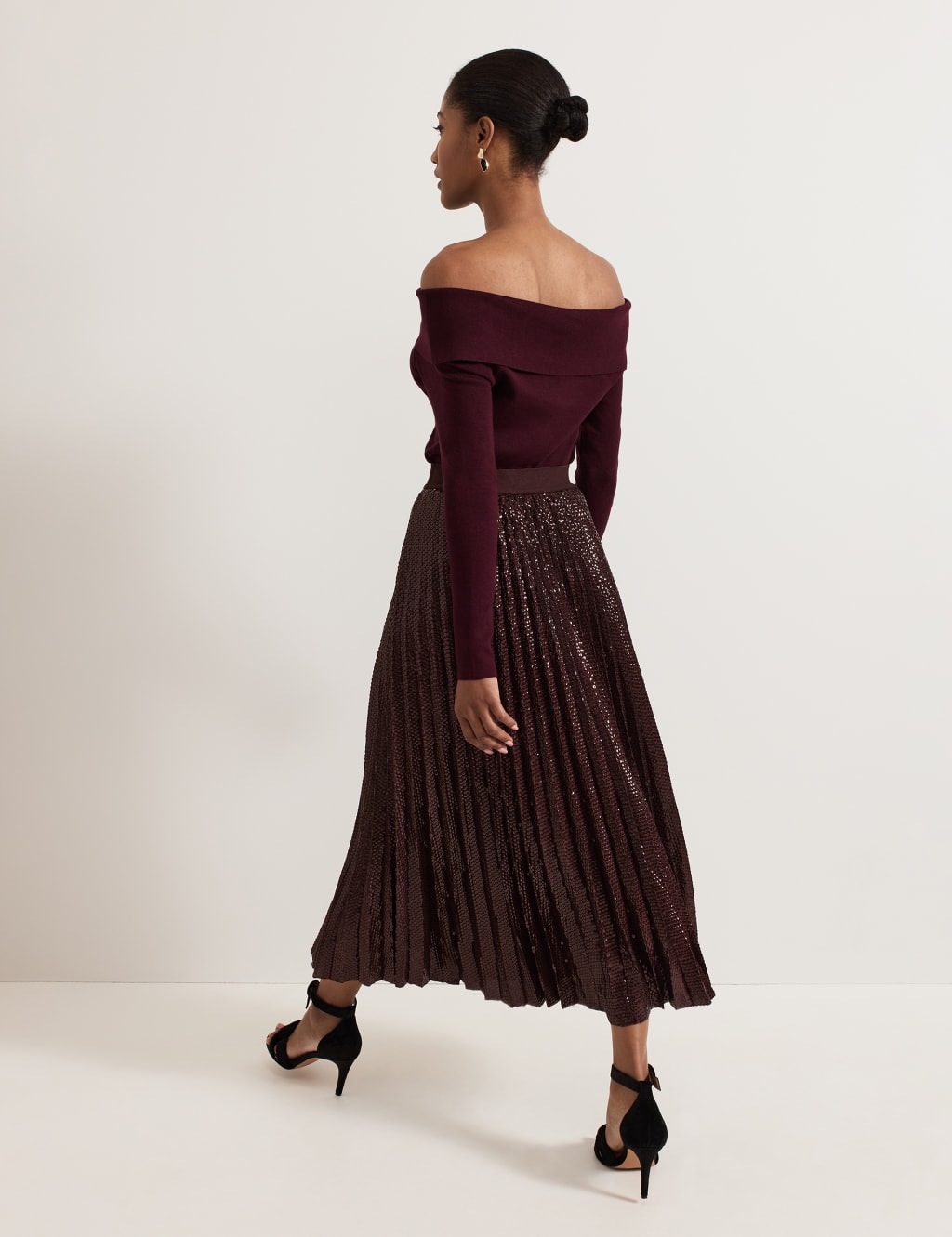 Pleated midi skirt online india sales