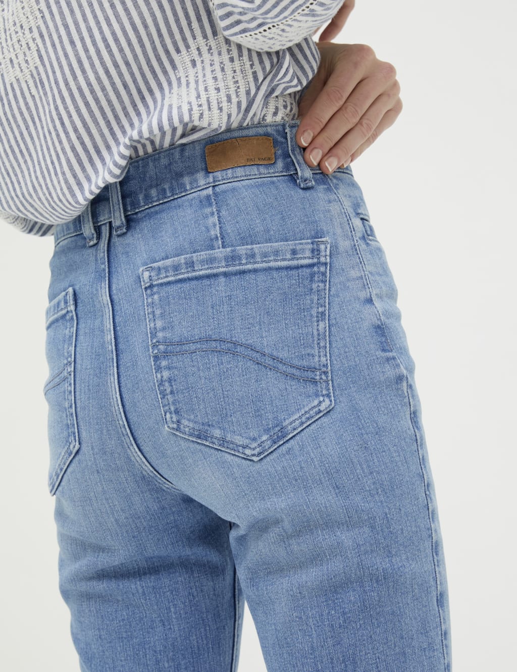 Flared Jeans 6 of 6