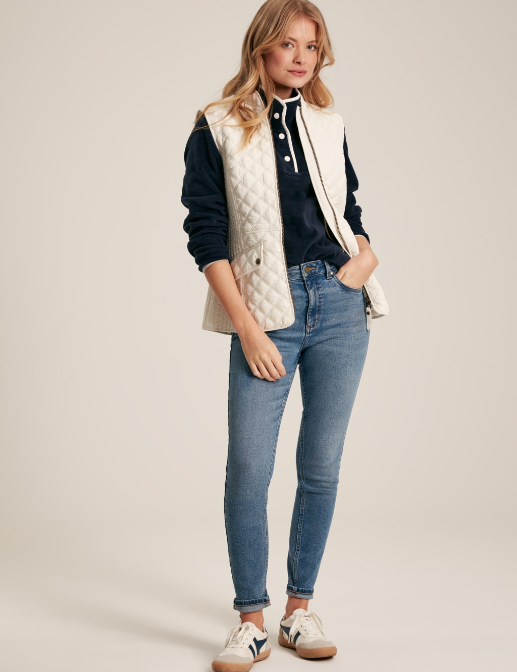 Textured Quilted Gilet 3 of 9