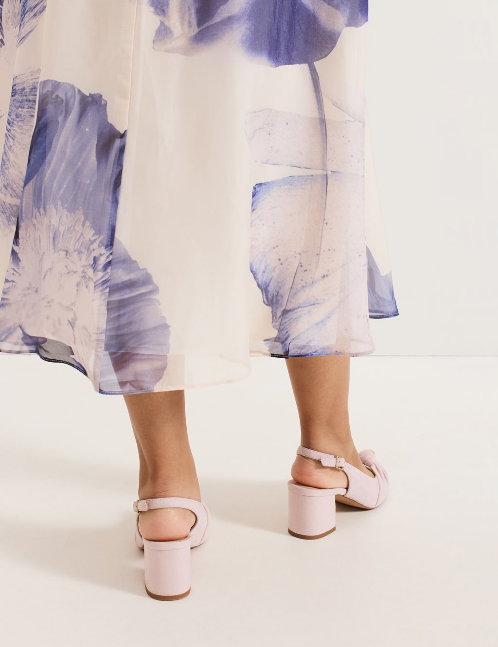 Leather Knot Block Heel Pointed Court Shoes 4 of 9