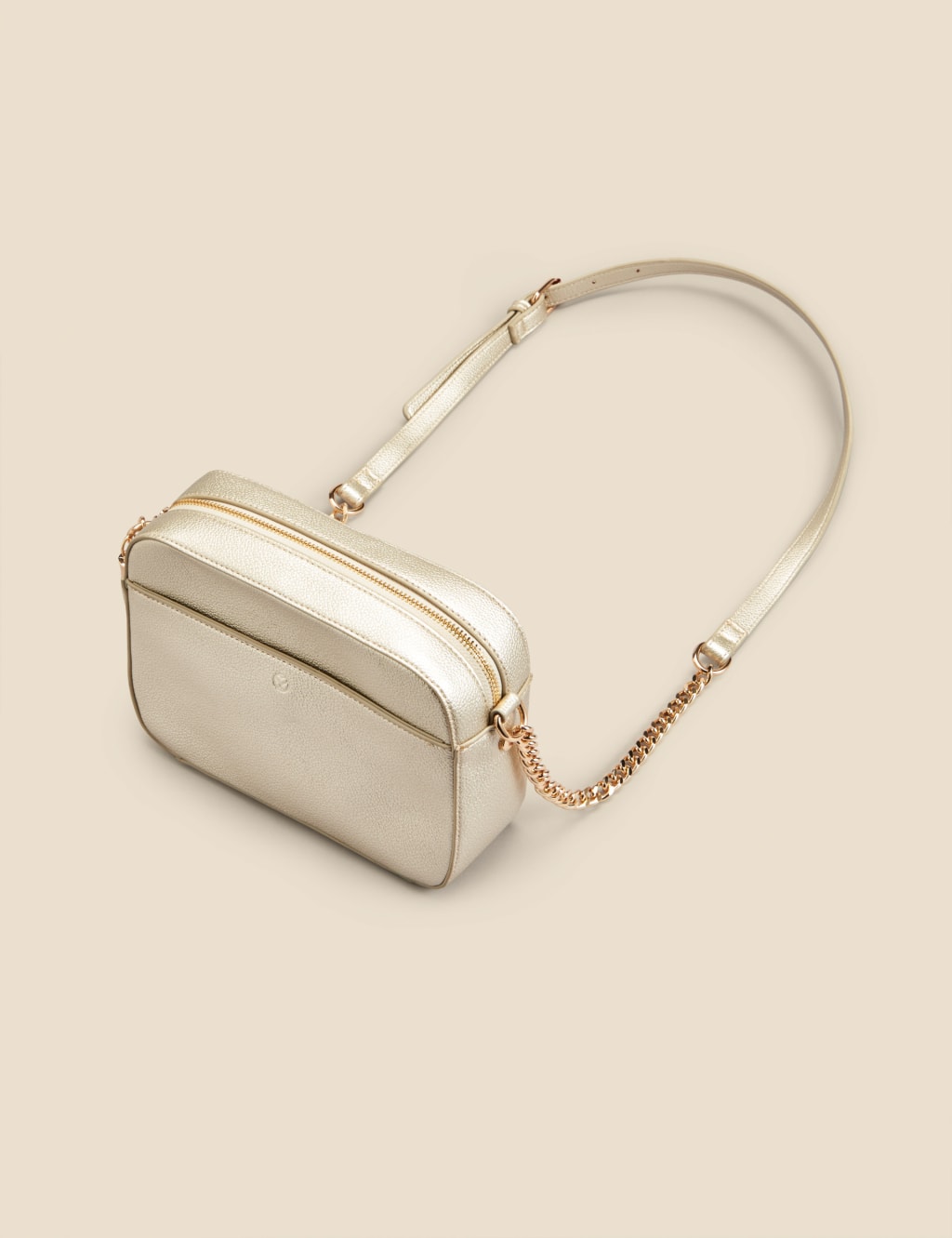 Crossbody bag with gold chain strap shop