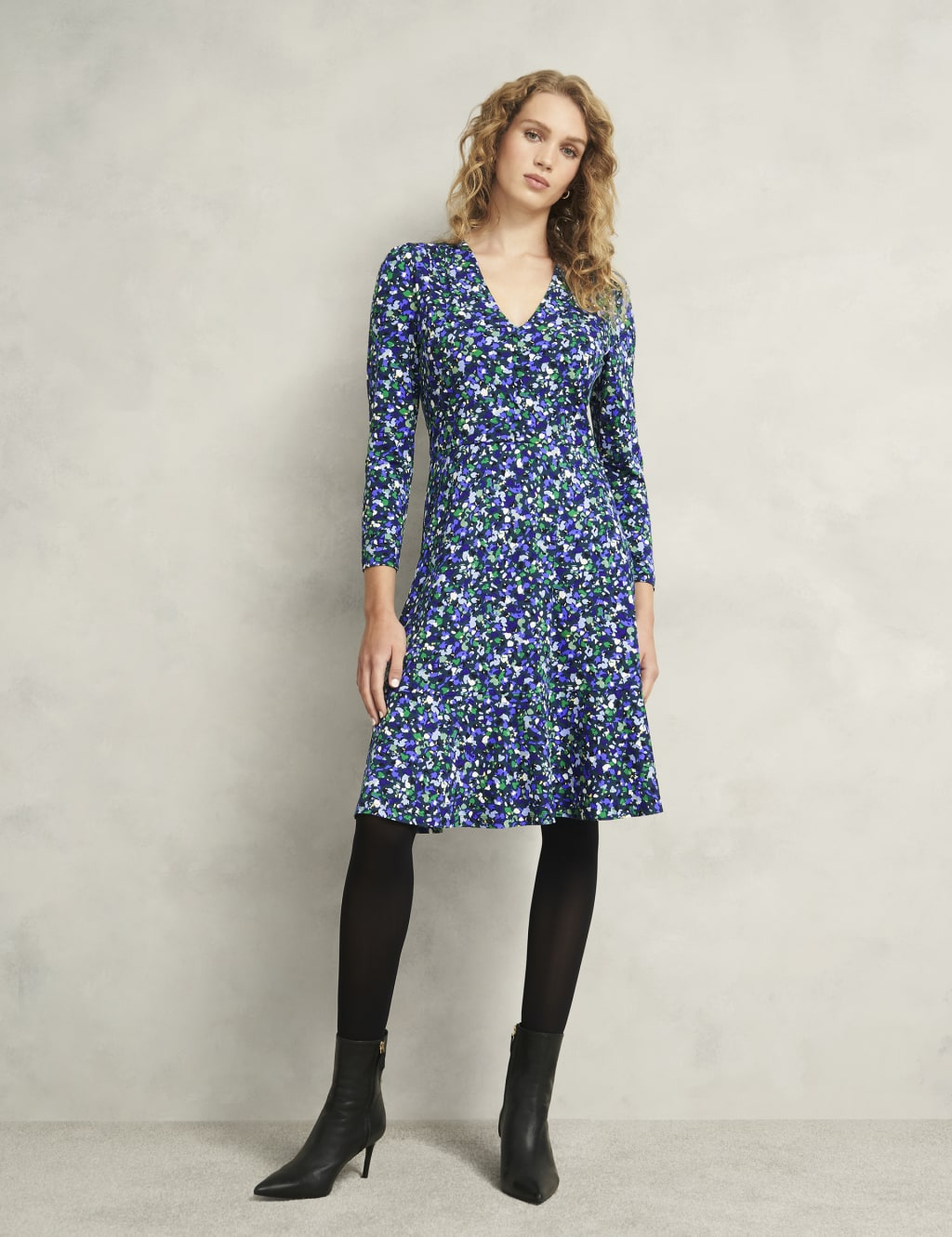 Jersey Floral V-Neck Knee Length Skater Dress 1 of 9