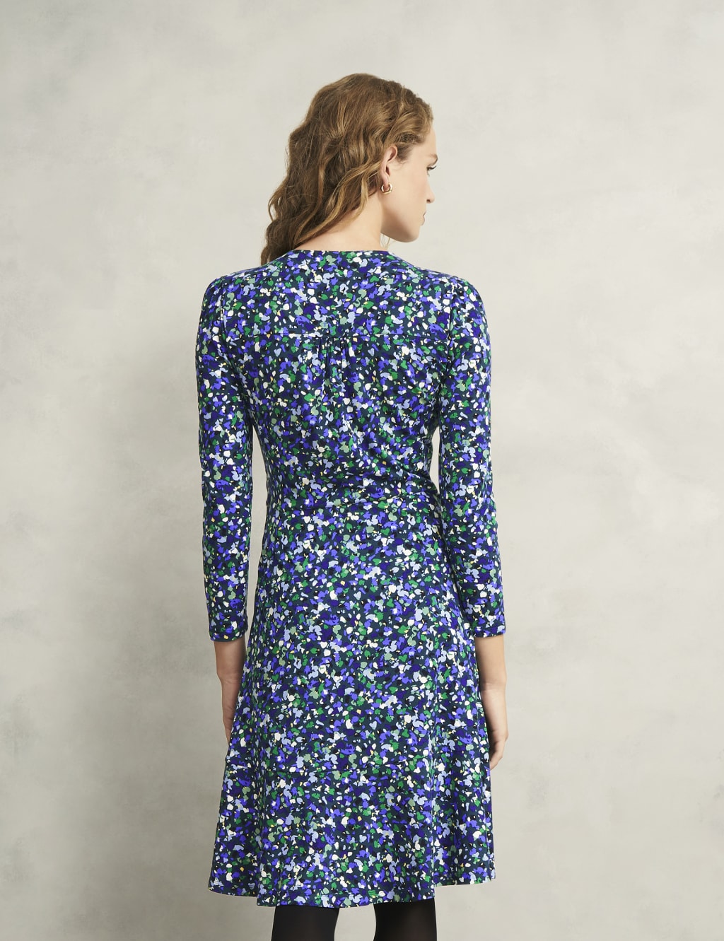 Jersey Floral V-Neck Knee Length Skater Dress 4 of 9