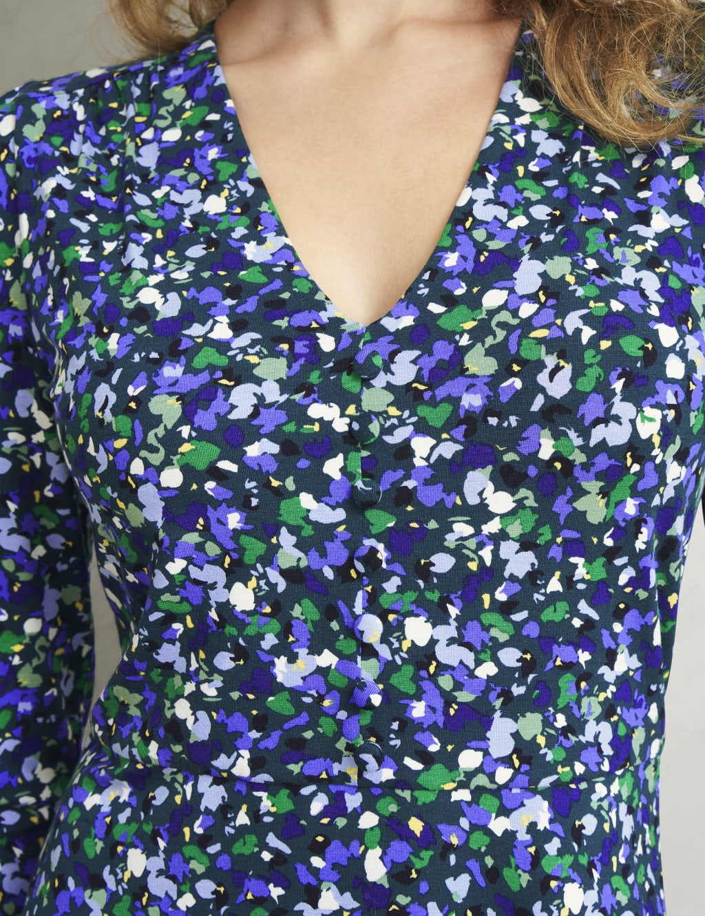 Jersey Floral V-Neck Knee Length Skater Dress 6 of 9