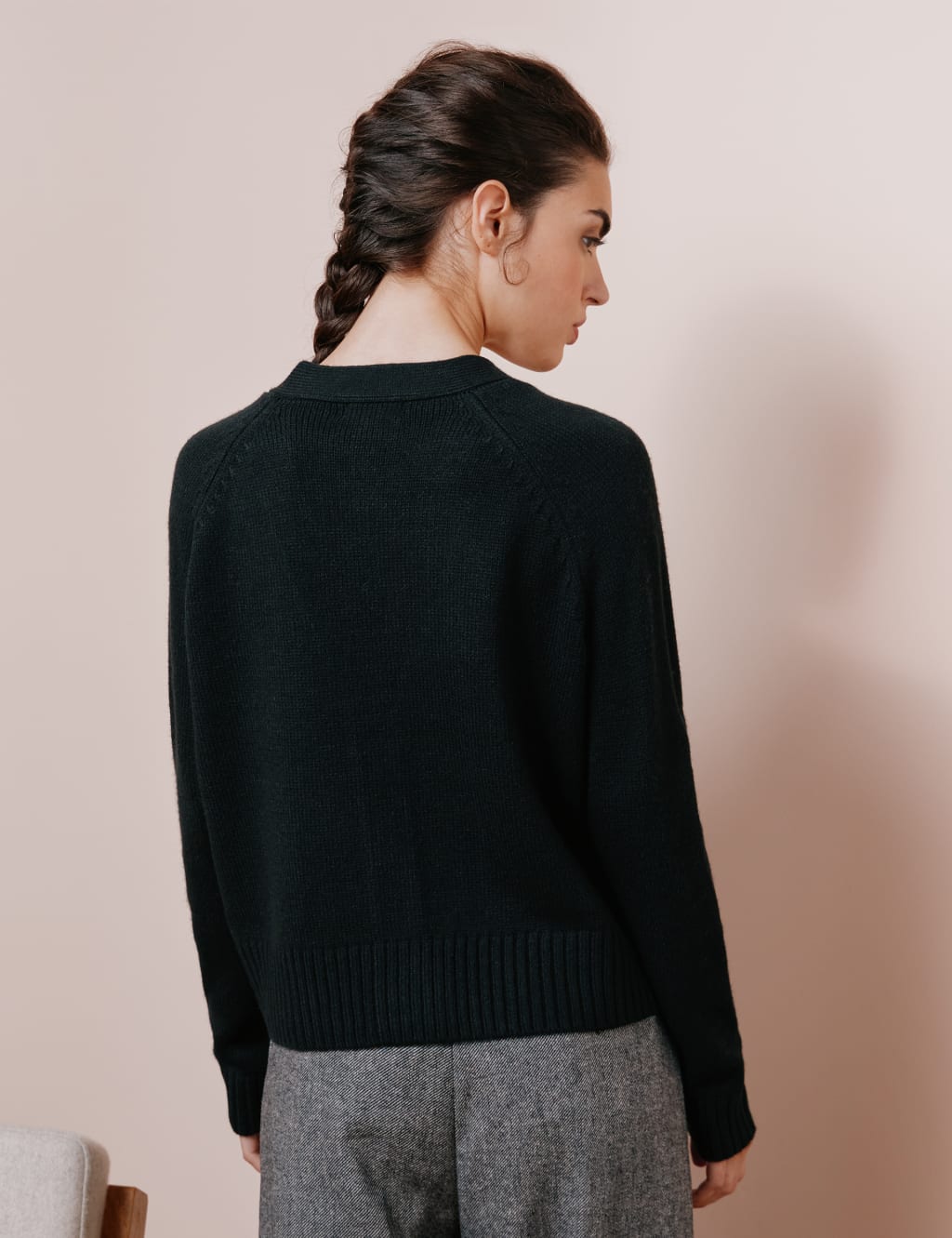 V-Neck Relaxed Cardigan with Wool 3 of 4