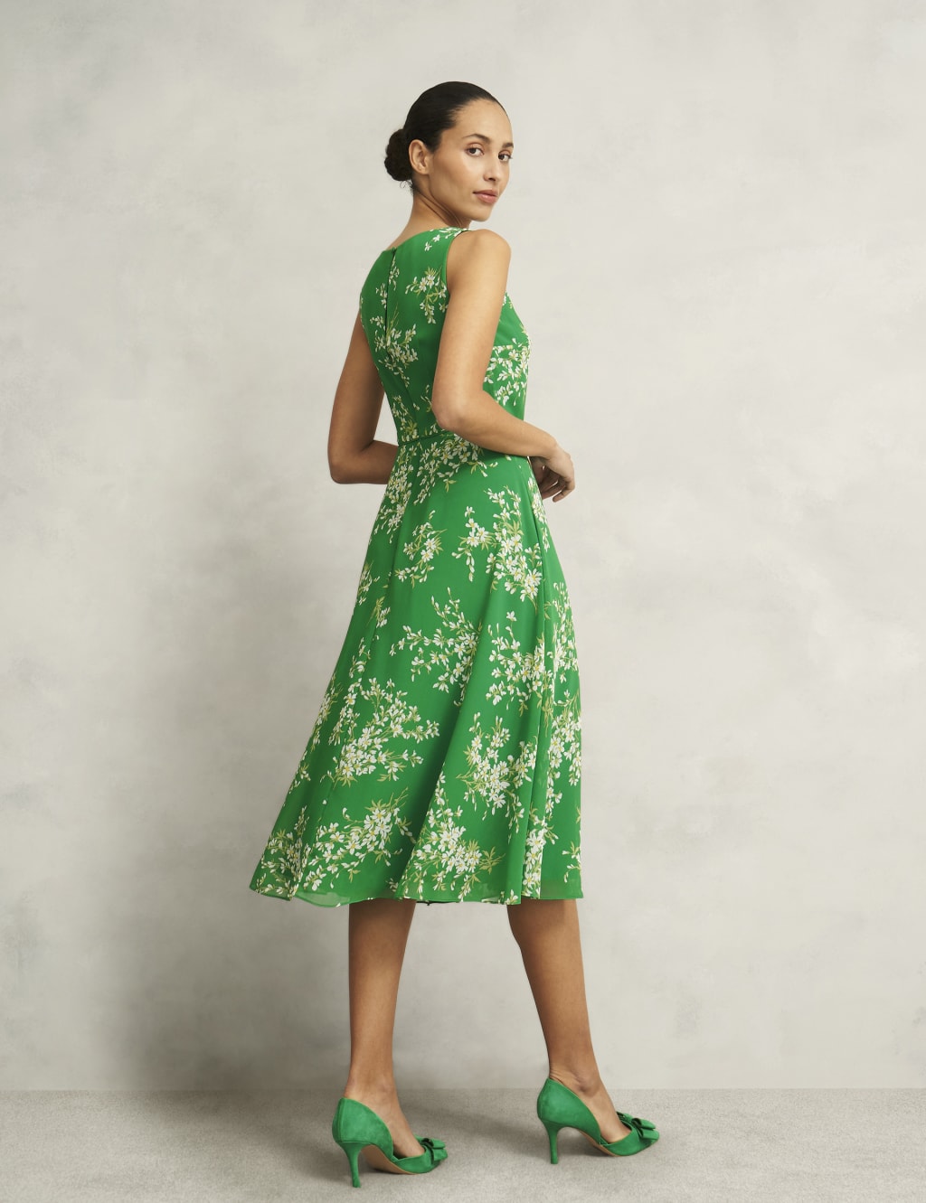 Carly Round Neck Floral Midi Skater Dress 4 of 9