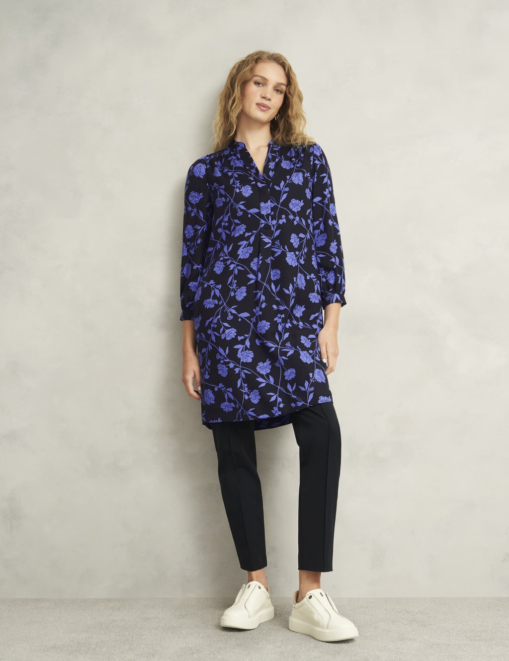 Floral V-Neck Knee Length Shift Dress 7 of 9