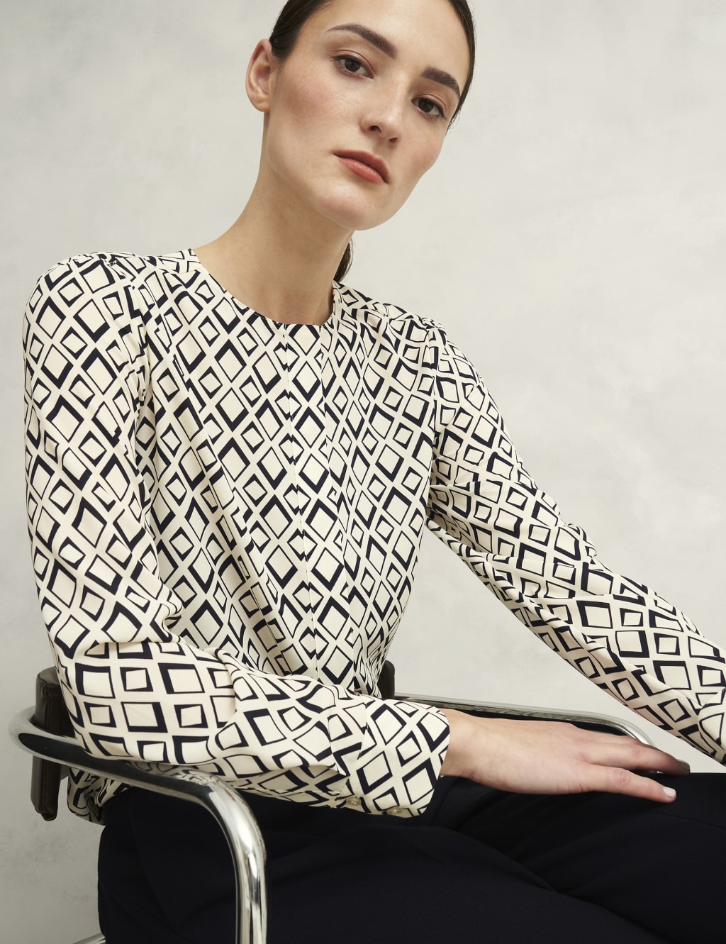 Geometric Crew Neck Blouse 5 of 7