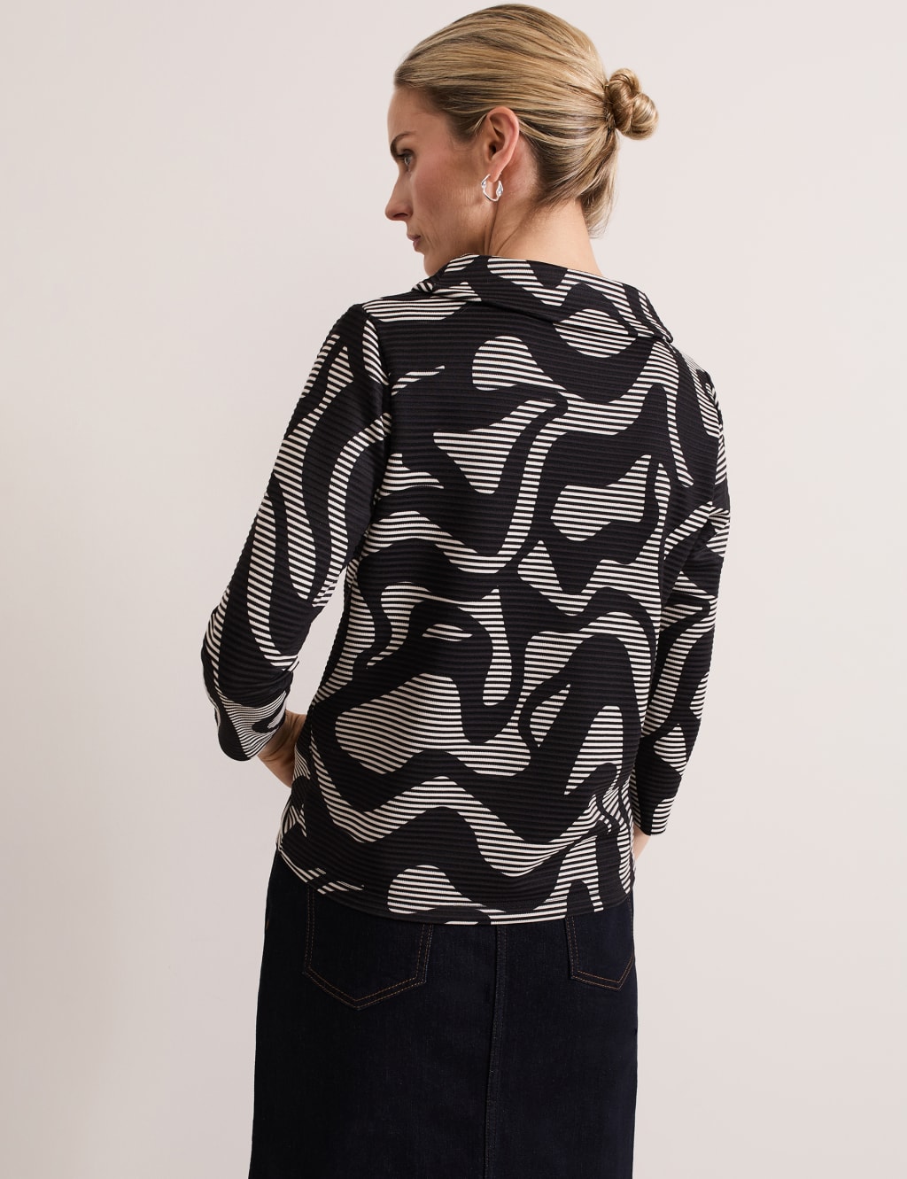 Cotton Rich Textured Abstract Top QT 3 of 6