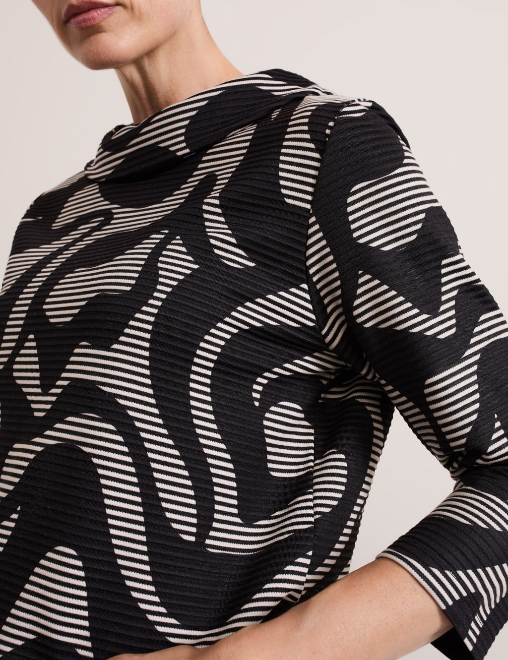 Cotton Rich Textured Abstract Top QT 6 of 6