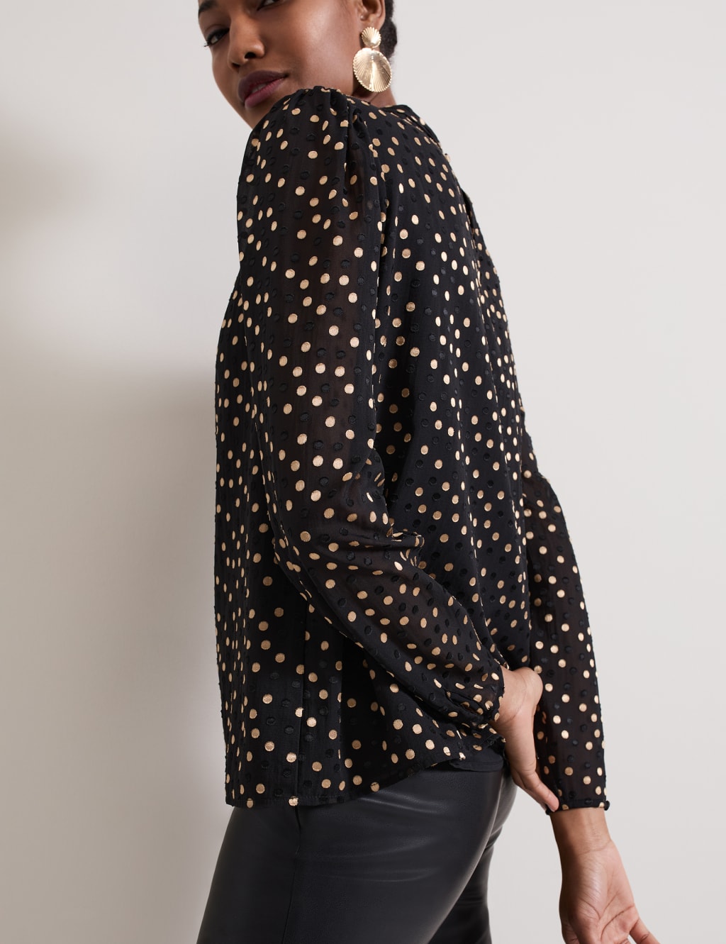 Dots blouse discount