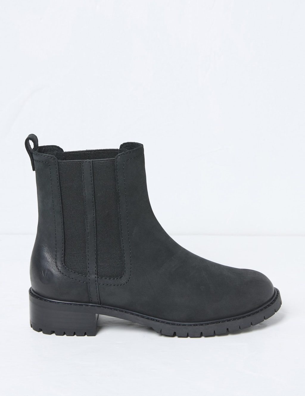 Black low heel chelsea boots cheap