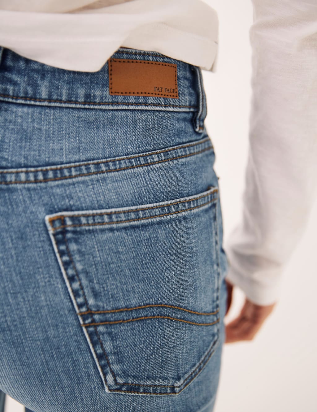 Boyfriend Fit Jeans 3 of 4