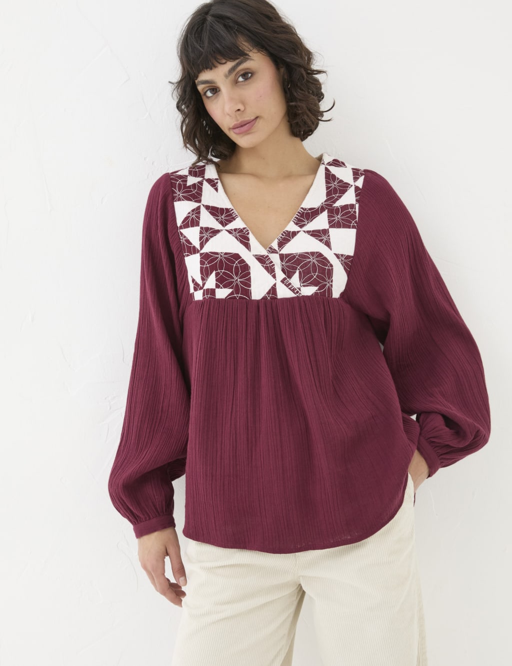 BLOOM | Beige blouse with embroidered flowers