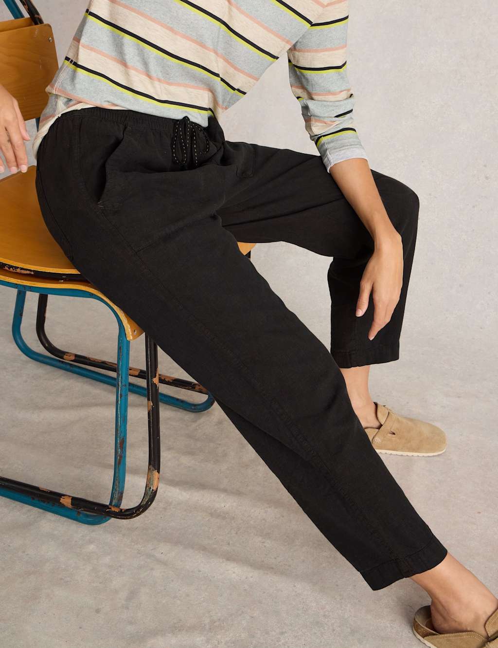 Linen Rich Relaxed Ankle Grazer Trousers 3 of 10