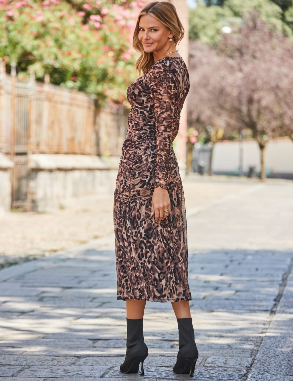Mesh Ruched Waist Fit And Flare Dress 2 of 5