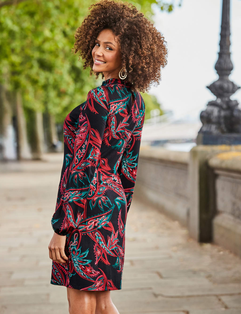 Paisley Print Cut Out Detail Shift Dress 4 of 6