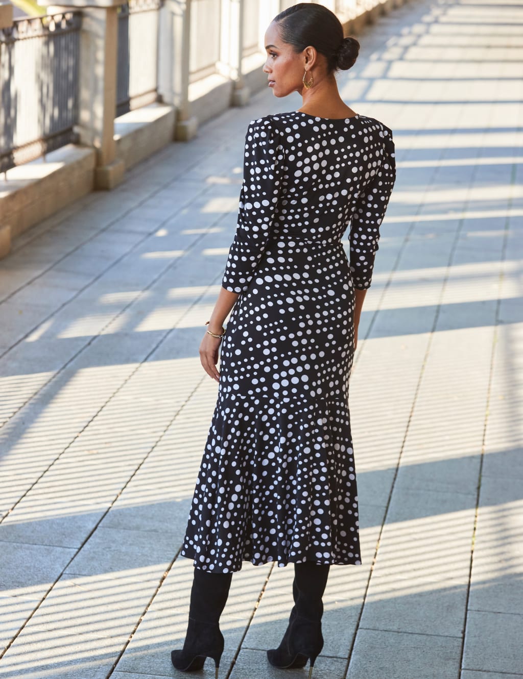 Abstract Print Twist Front Ruched Dress 3 of 6