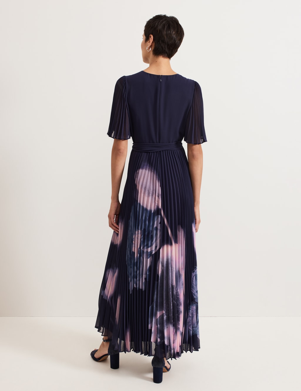Floral V-Neck Pleated Maxi Skater Dress 3 of 7