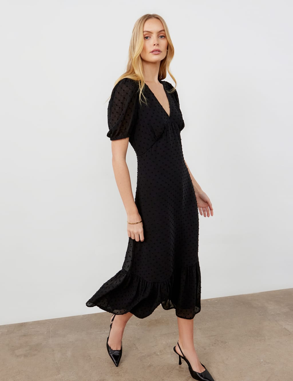 V-Neck Puff Sleeve Midaxi Tiered Dress 4 of 4